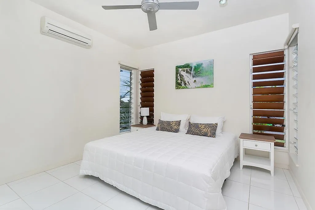Laguna Retreat Holiday home Trinity Beach