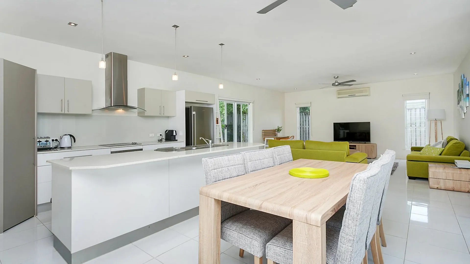 Laguna Retreat Holiday home Trinity Beach Australia